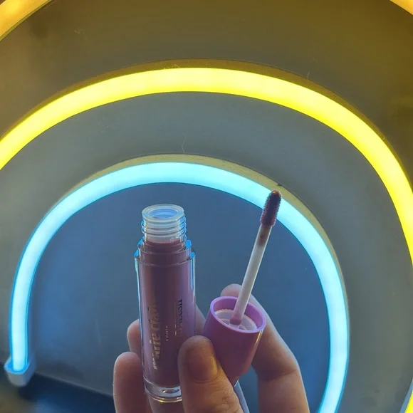 Brand new!! Liquid blush! Retails $12 - Picture 4 of 6